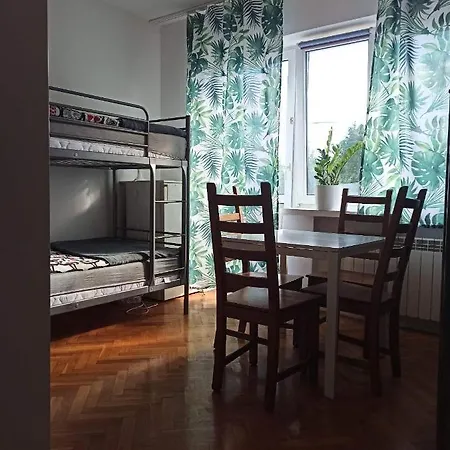 Проживание в семье Hostel Home